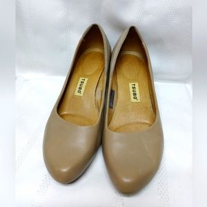 Tsubo pumps size 8.